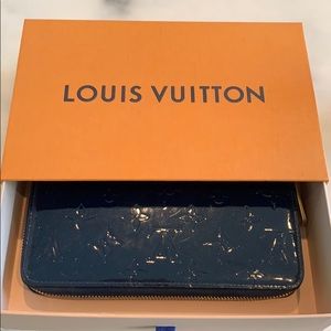 Louis Vuitton Patton leather wallet